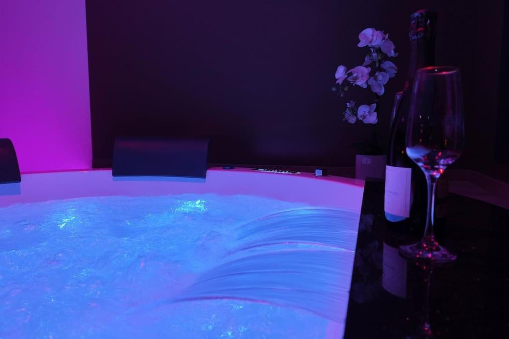 Les Suites Du Payre - Suite Passion Talmont-Saint-Hilaire Экстерьер фото