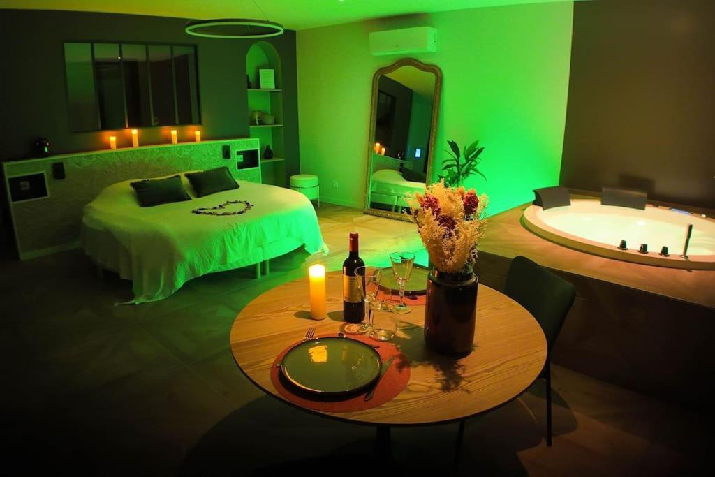 Les Suites Du Payre - Suite Passion Talmont-Saint-Hilaire Экстерьер фото